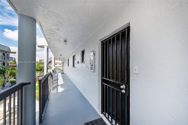 Foto del edificio - 5300 W 21st Ct