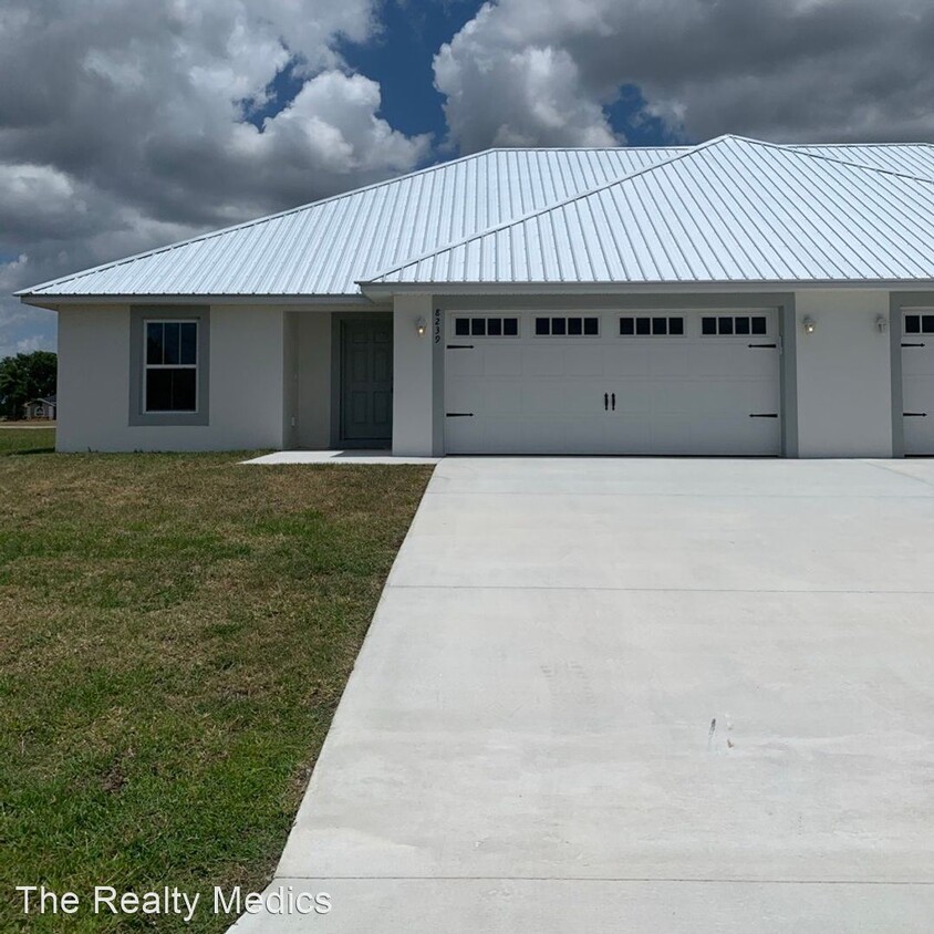 Primary Photo - 2 br, 2 bath House - 8239 Cozumel Lane