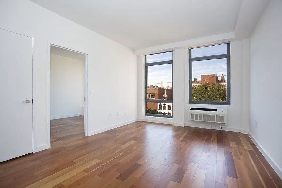 Primary Photo - 321 East 3rd Street