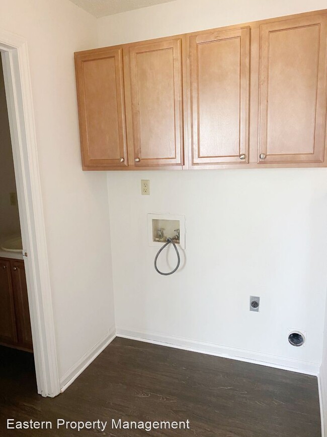 Building Photo - 2 br, 1 bath Apartment - 115 Brownlea Drive