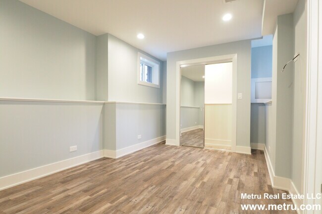Building Photo - 3855 N Spaulding Ave