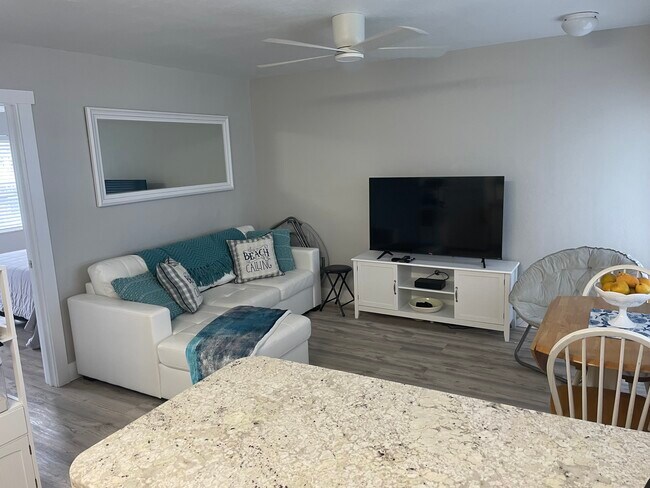 Foto del edificio - 2600 N Surf Rd