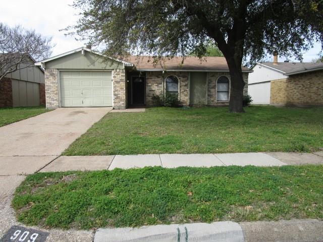 Primary Photo - 909 Circle Cove Dr