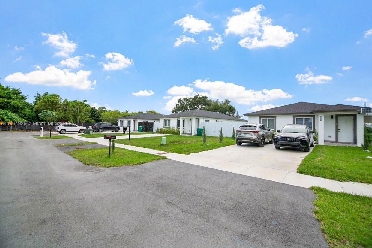 Primary Photo - 22810 SW 122nd Ct