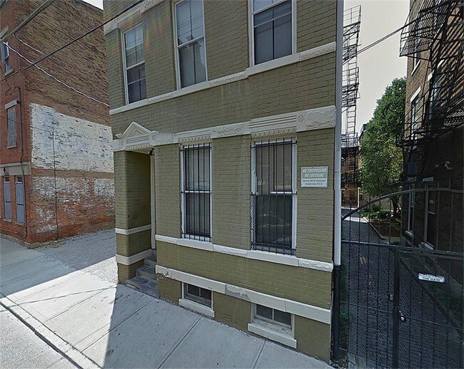 Building Photo - 1631 Republic St