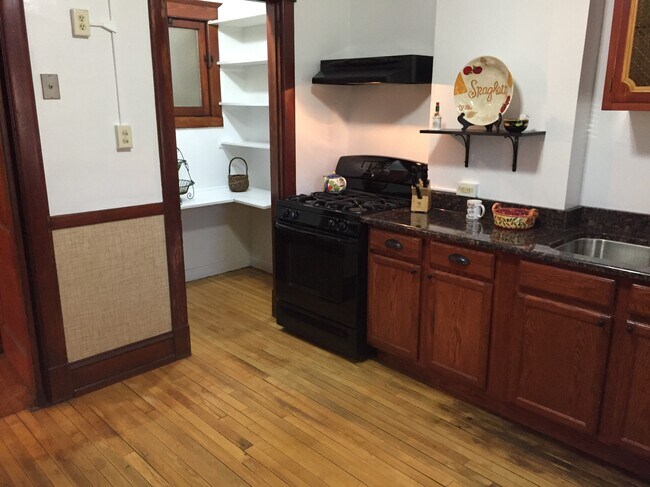 Building Photo - 64 W 15th St