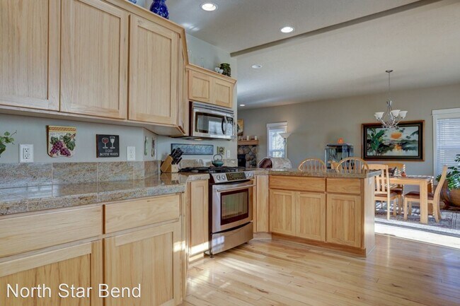 Building Photo - 3 br, 2.5 bath House - 20669 Sierra Dr