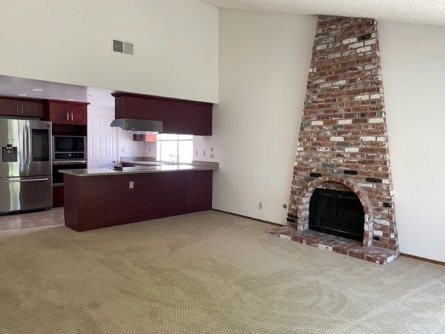 Building Photo - 180 Valdivia Cir
