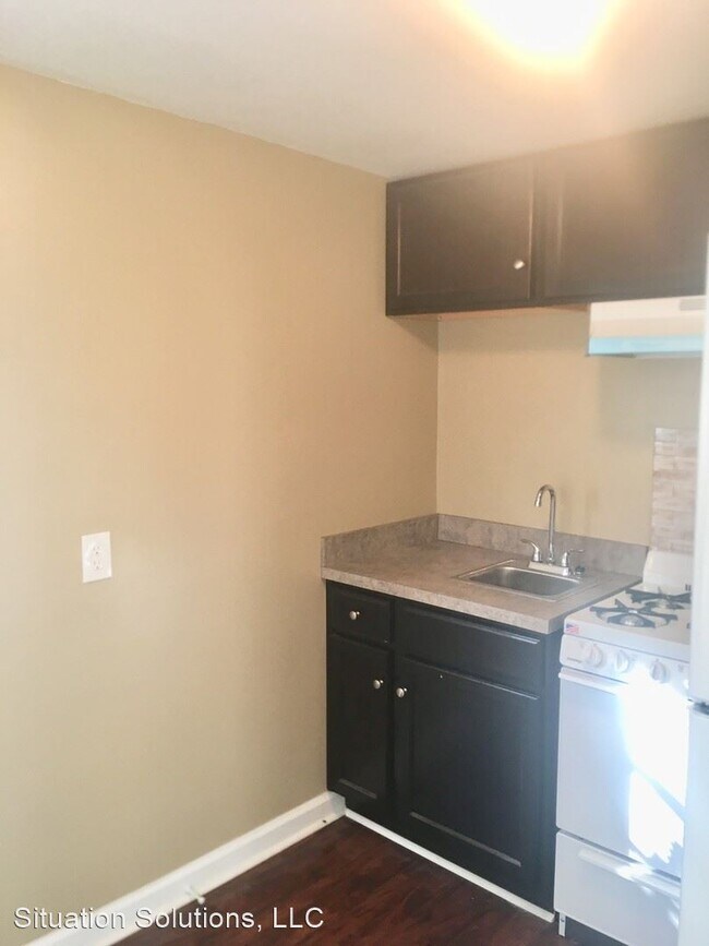 Building Photo - 2 br, 1 bath House - 2214 Frederick Blvd