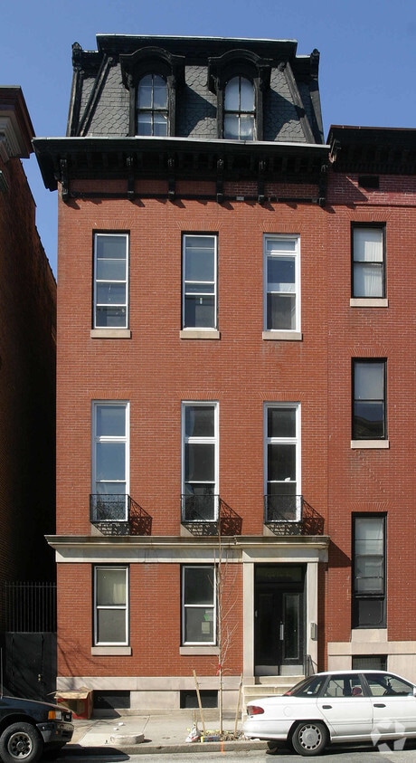 Building Photo - 814 Park Ave