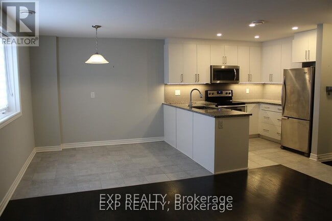 Building Photo - 360-360 Tribeca Private