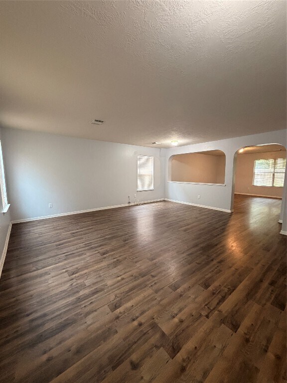 Foto del edificio - 919 Ivycroft Ln