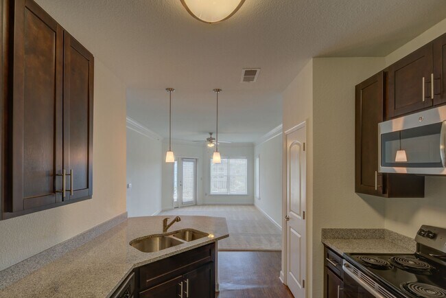 Foto del edificio - Nest on 17 Apartment Homes