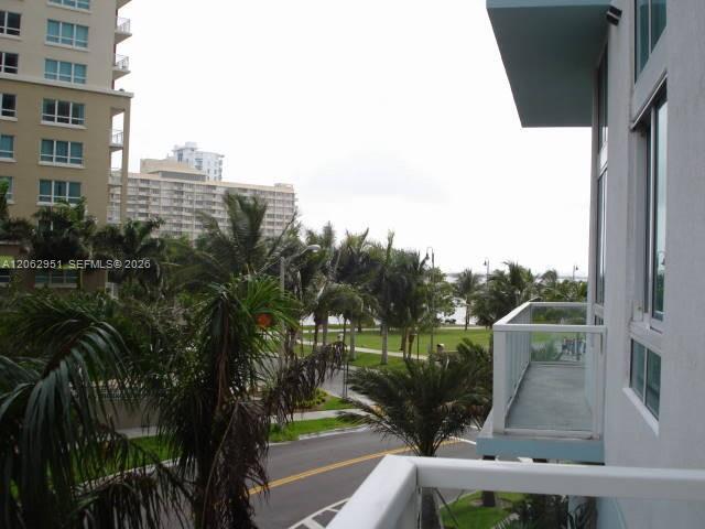 Foto del edificio - 1900 N Bayshore Dr