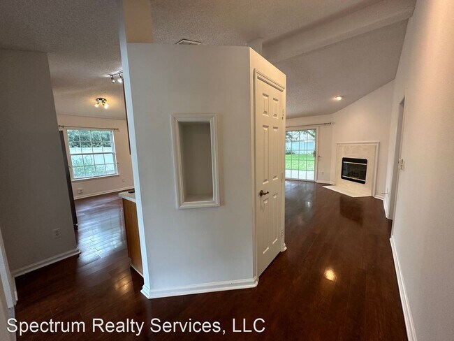 Foto del edificio - 3 br, 2 bath House - 4525 Shaky Leaf Lane N