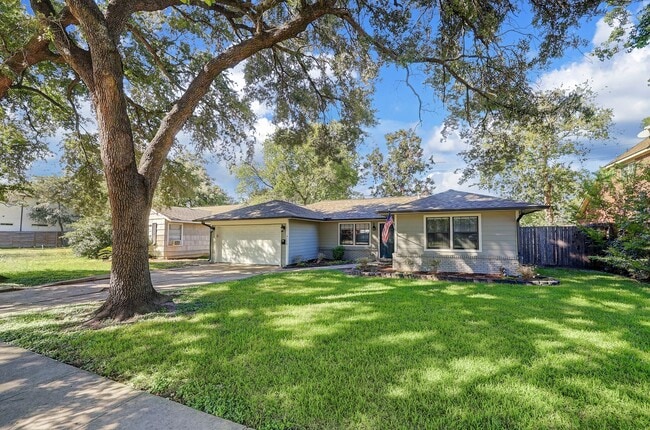 Foto del edificio - 4626 Oakdale St