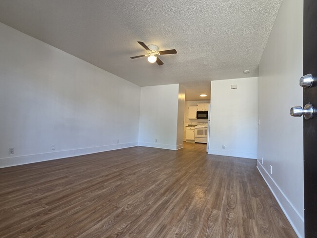 Building Photo - 1034 Jessamine Trail