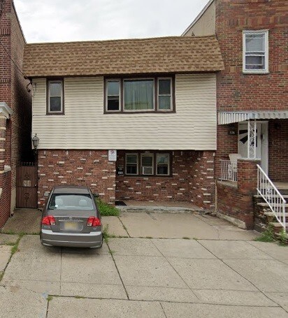 Primary Photo - 330 Sip Ave