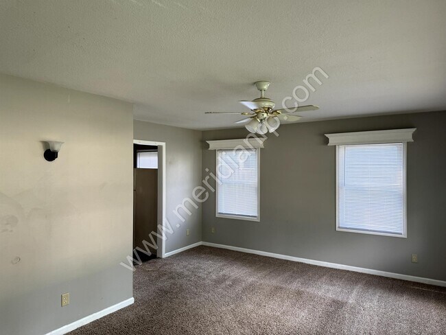 Building Photo - 4411 S Colonial Ave