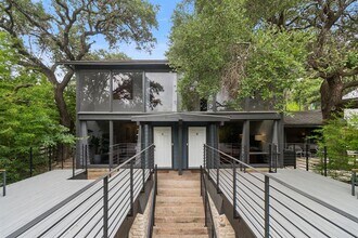 Building Photo - 1501 Rockdale Cir