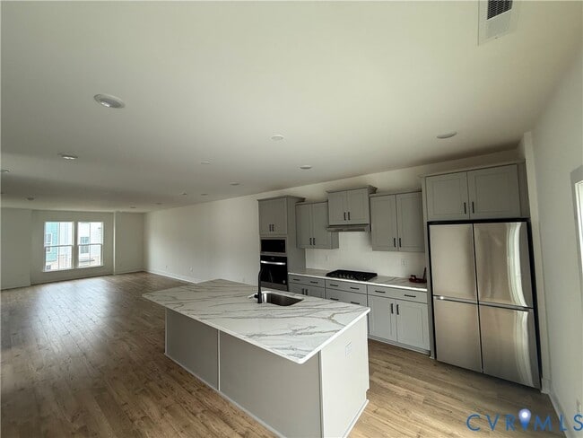 Building Photo - 15390 Oasis Sun Aly