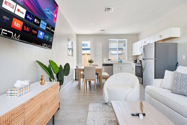 Foto del edificio - 6612 W Paradise Ln