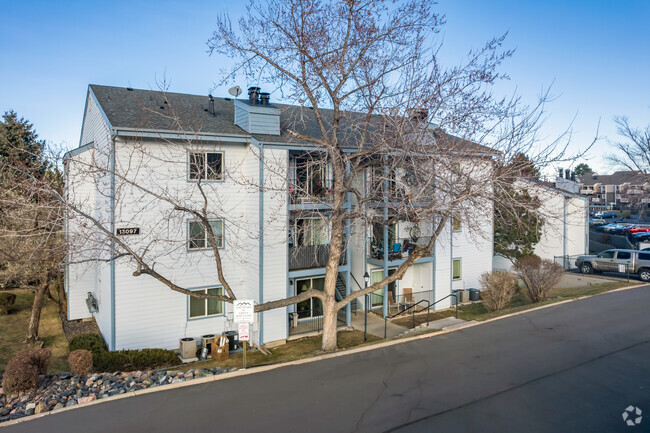 Building Photo - The Peaks At Green Mountain