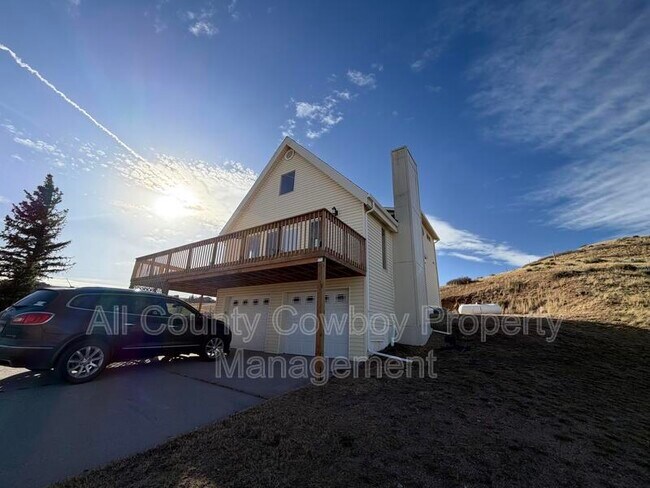 Foto del edificio - 759 Crow Creek Rd