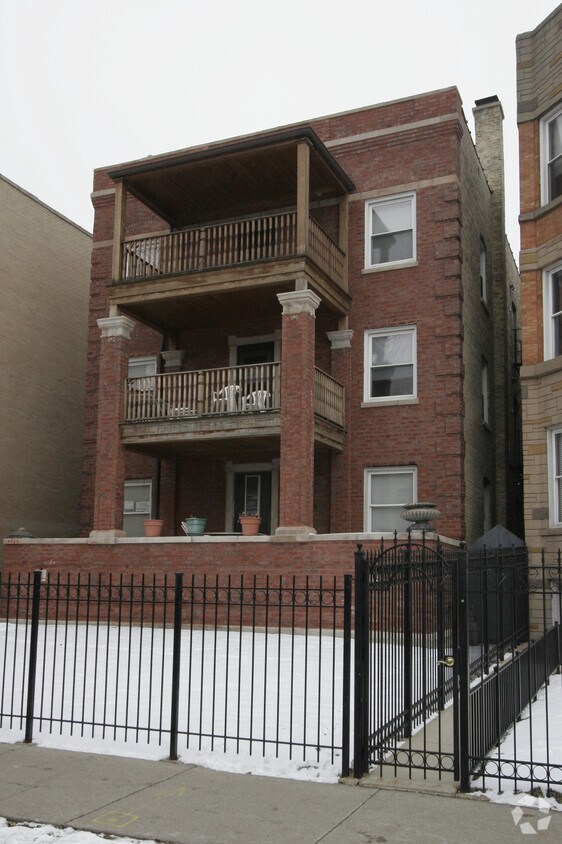 Building Photo - 4027 N Kenmore Ave