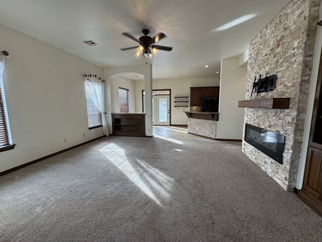 Building Photo - Home for rent in Moore with 3 bedrooms + a...