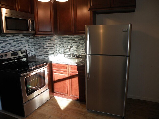 Foto del edificio - 12 Emmet St