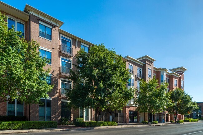 Building Photo - Feature Loaded 3 BR For Rent