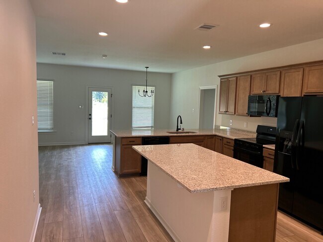 Foto del edificio - 41386 Rosewood Ln