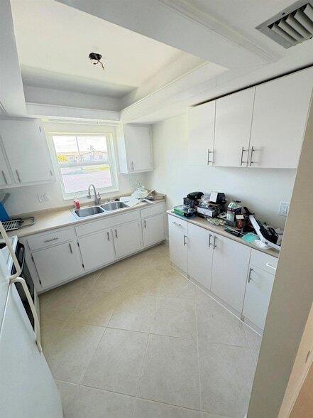 Foto del edificio - 2765 Ashley Dr W