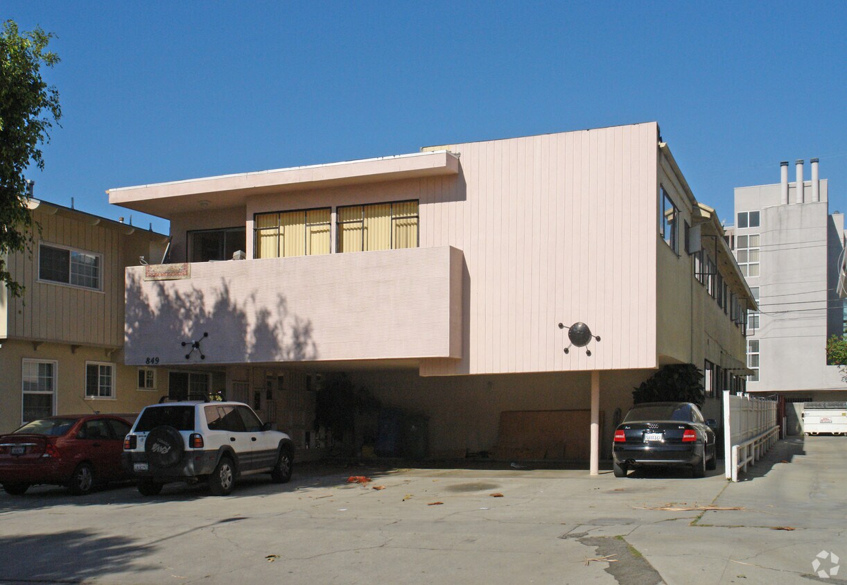 Building Photo - 849 S Bedford St
