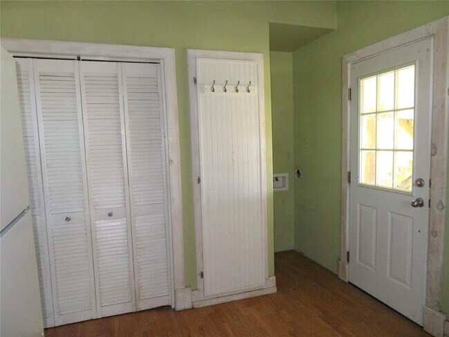 Foto del edificio - 302 S Washington St