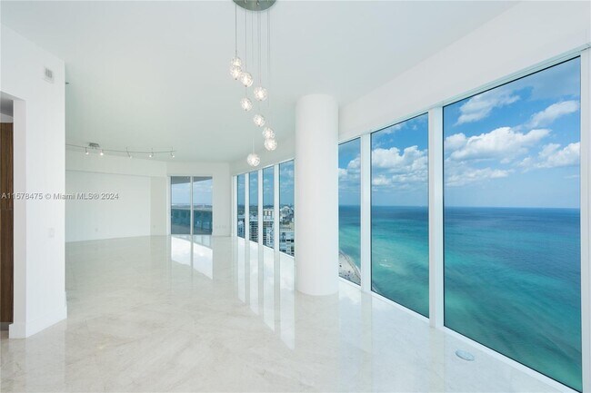 Building Photo - 2711 S Ocean Dr