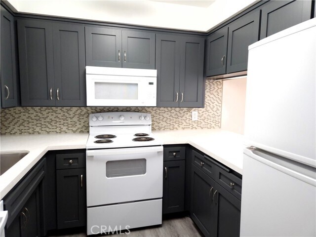 Foto del edificio - 22857 Nadine Cir