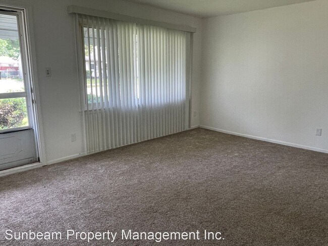 Foto del edificio - 3 br, 1 bath House - 27151 Grandmont