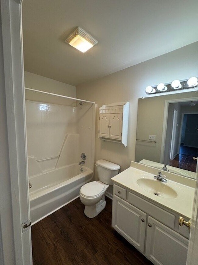 Foto del edificio - READY TO MOVE IN! 2 Beds 2 Baths!