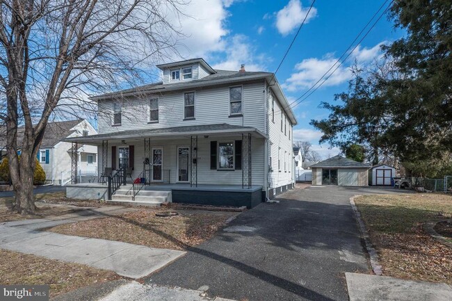 Building Photo - 313 Arch St