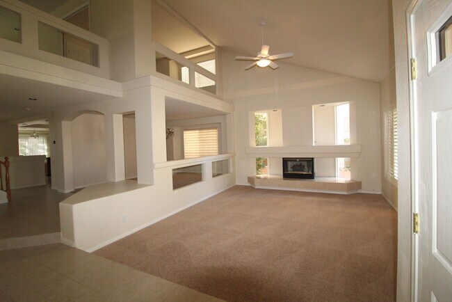 Building Photo - 4bd/3.5ba in Southern Highlands
