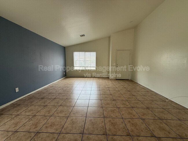 Foto del edificio - 1225 W Shumway Farm Rd