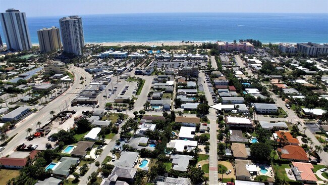 Foto del edificio - 2400 W Park Dr