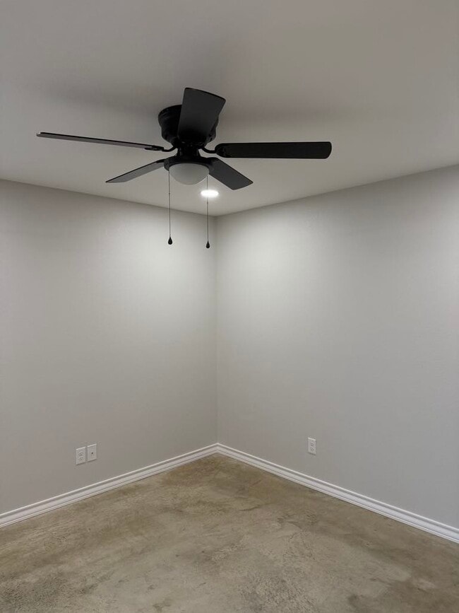 Building Photo - 801 Ritchie St