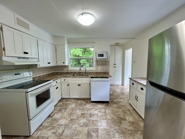 Building Photo - 51 Maunder's Ln