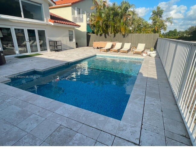 Foto del edificio - 10570 NW 51st St