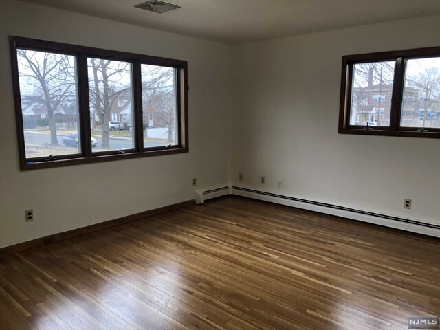 Foto del edificio - 156 Falmouth Ave
