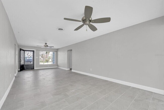 Foto del edificio - 404 Normandy Rd