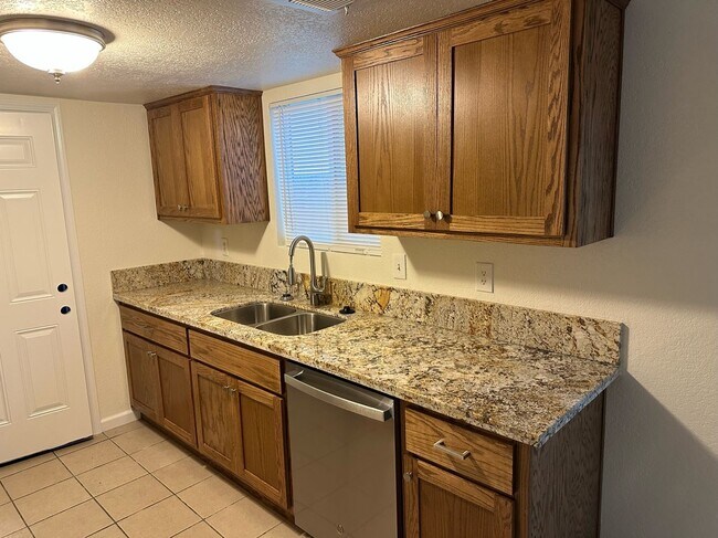 Foto del edificio - 523 W Meadow Ct